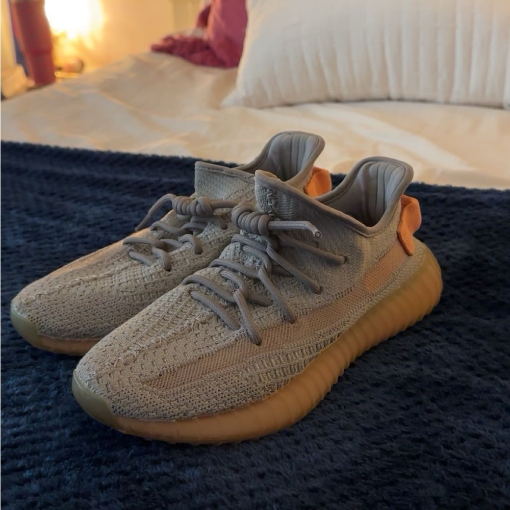 Yeezy Boost 350 V2